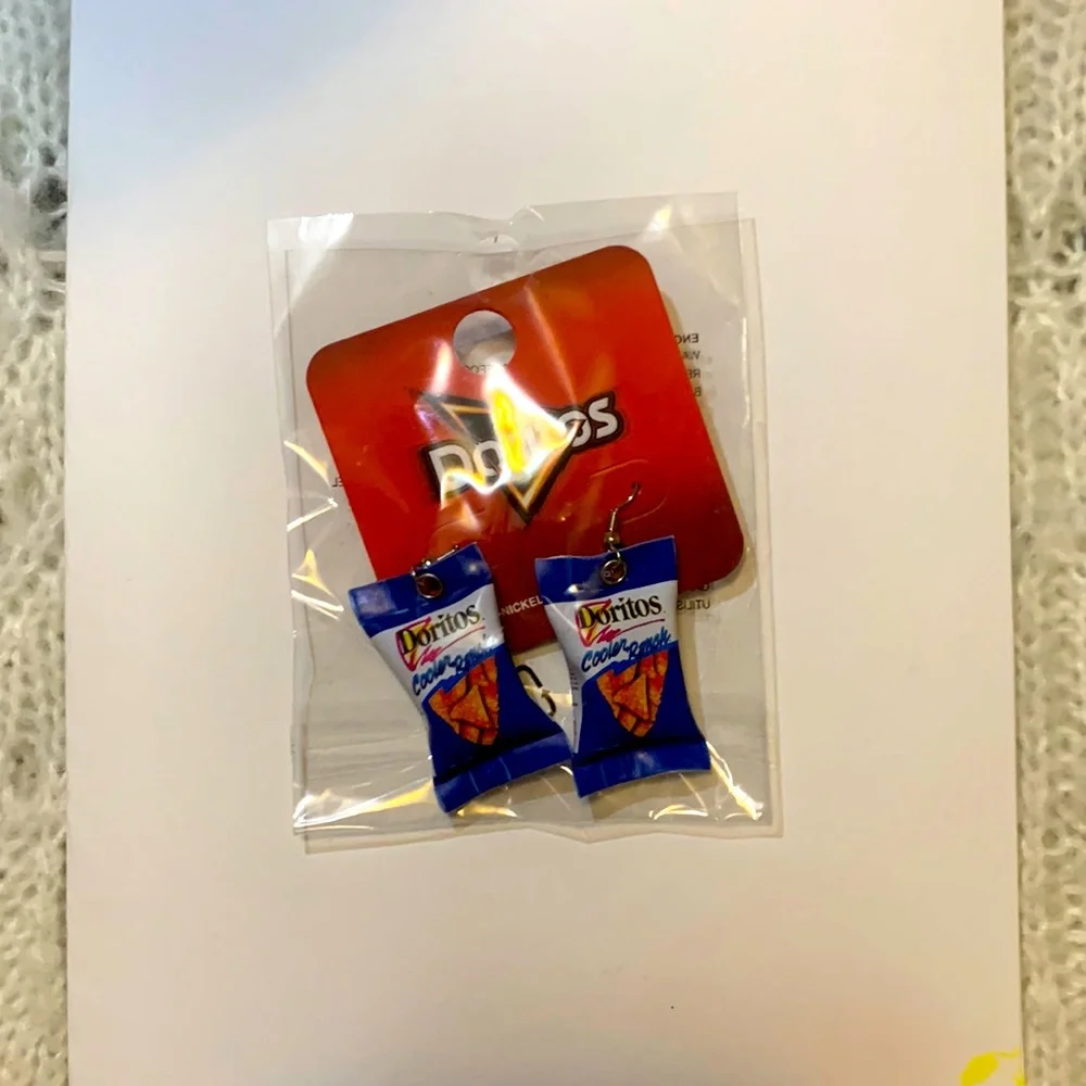 Dorito Earrings - Picture 1 of 3